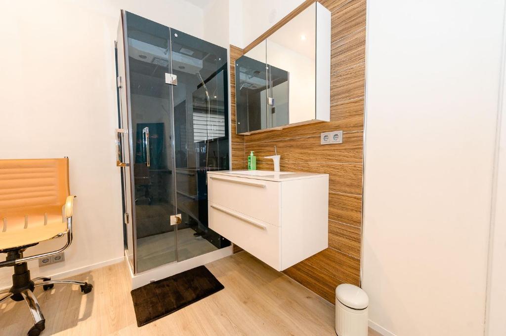 B & B M 3 room 3